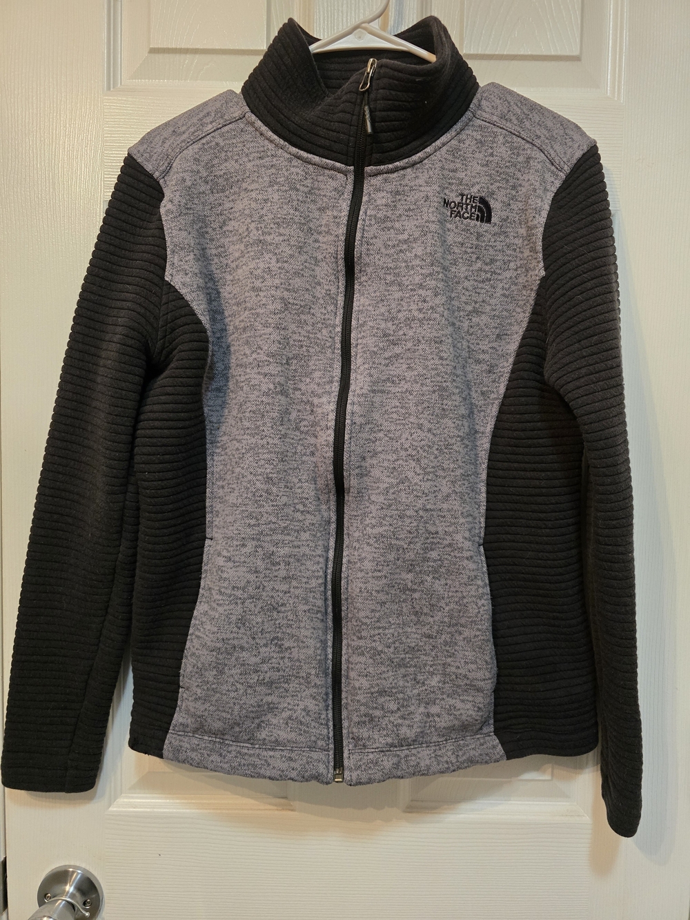 The North Face Women's Black & Gray Full-Zip Jacket Size Large